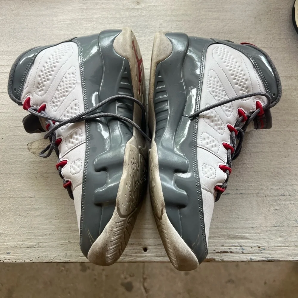 Jordan Men's Gray and White Sneakers Retro 9 Fire Red Nike Air Jordan